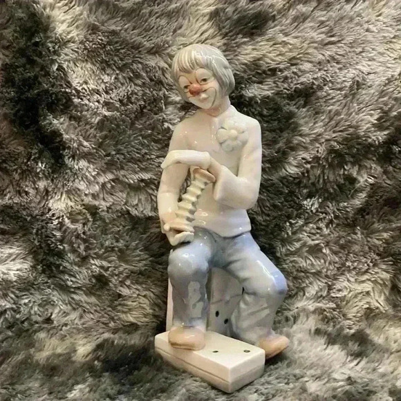 Vintage TENGRA Valencia Spain Porcelain  Clown Figurine - Picture 2 of 10